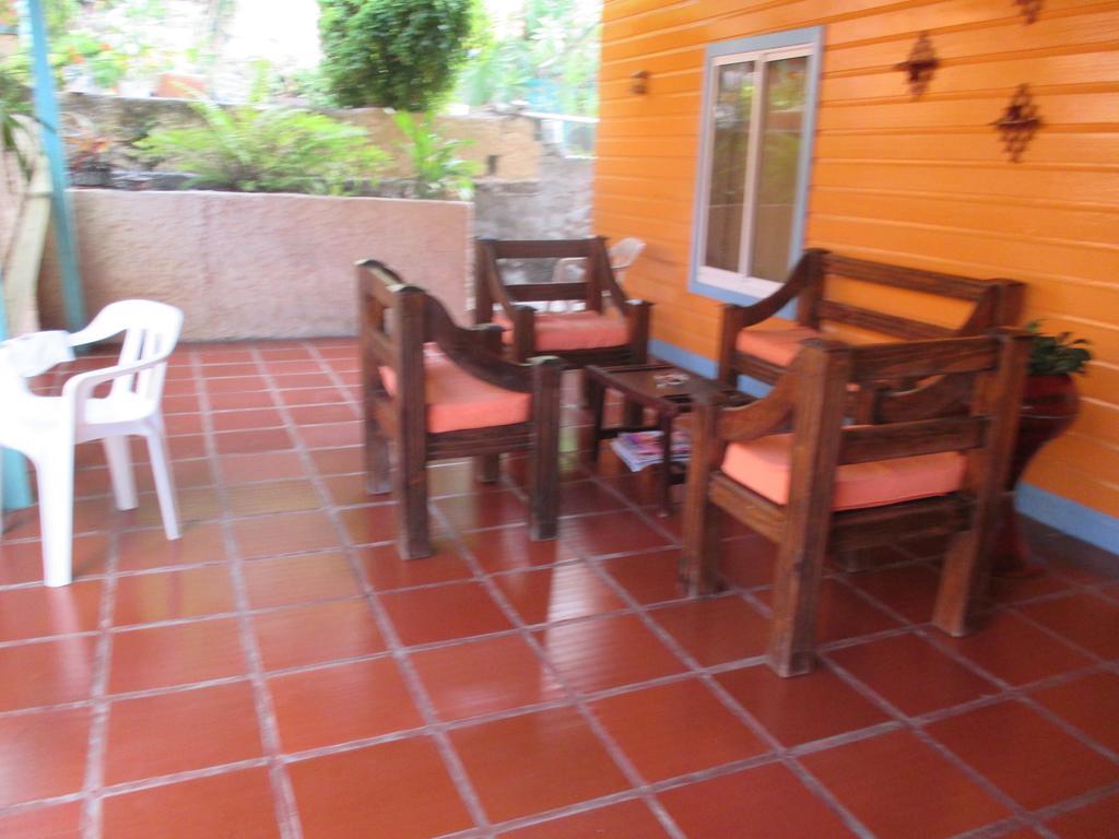 פרובידנסייה Hotel Flemming Tree מראה חיצוני תמונה