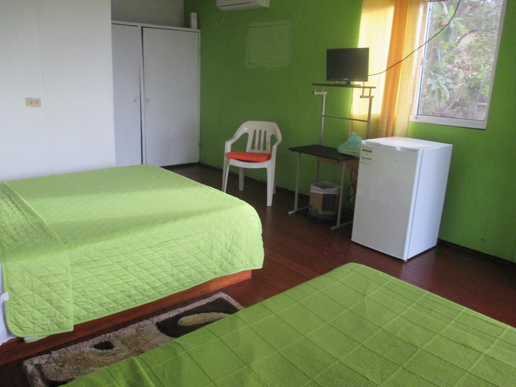 פרובידנסייה Hotel Flemming Tree מראה חיצוני תמונה