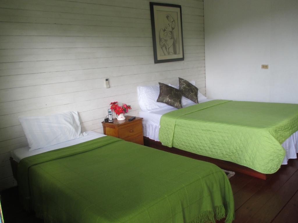 פרובידנסייה Hotel Flemming Tree מראה חיצוני תמונה