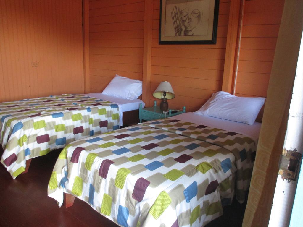 פרובידנסייה Hotel Flemming Tree מראה חיצוני תמונה