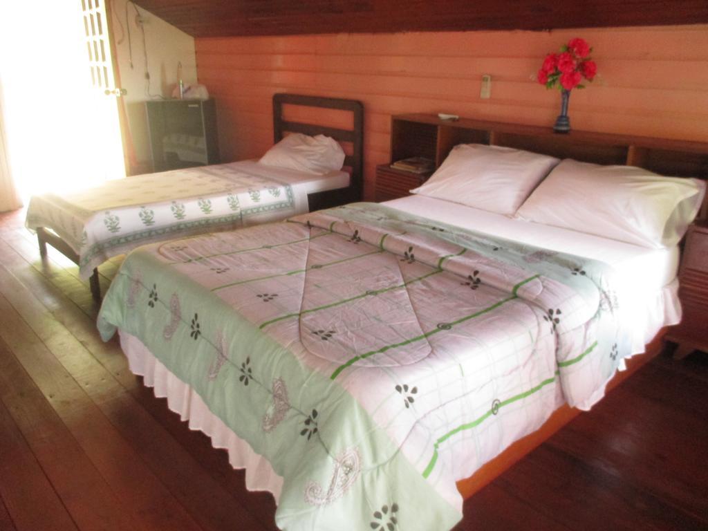 פרובידנסייה Hotel Flemming Tree מראה חיצוני תמונה